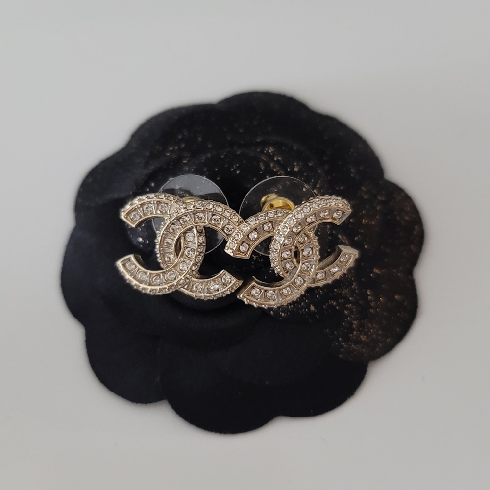 🦋Chanel🦋 CC Stud Earrings